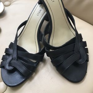 Sz 7 1/2 Nine West sandals
